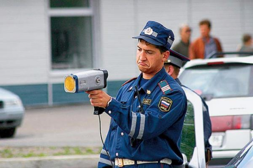 Ручные радары начали использовать сотрудники ГАИ на Ставрополье
