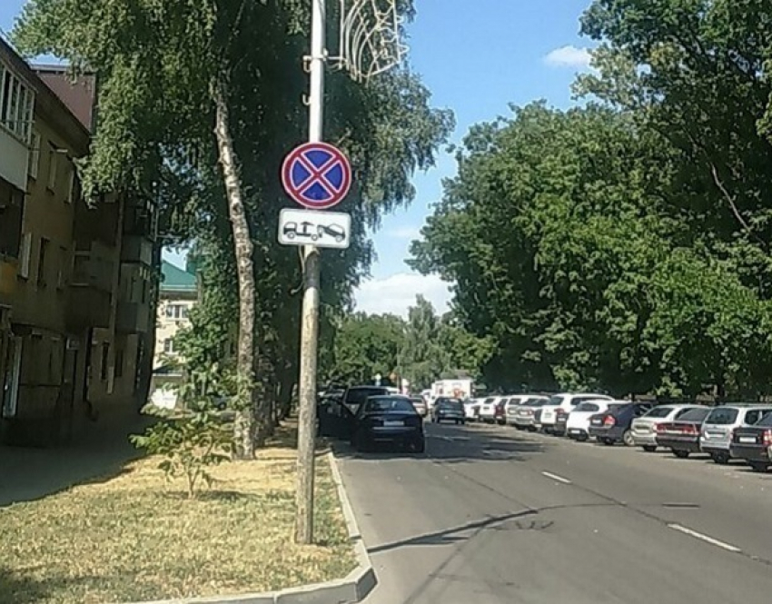 Безразличие к больным людям проявили чиновники Ставрополя, запретив парковаться около краевой больницы