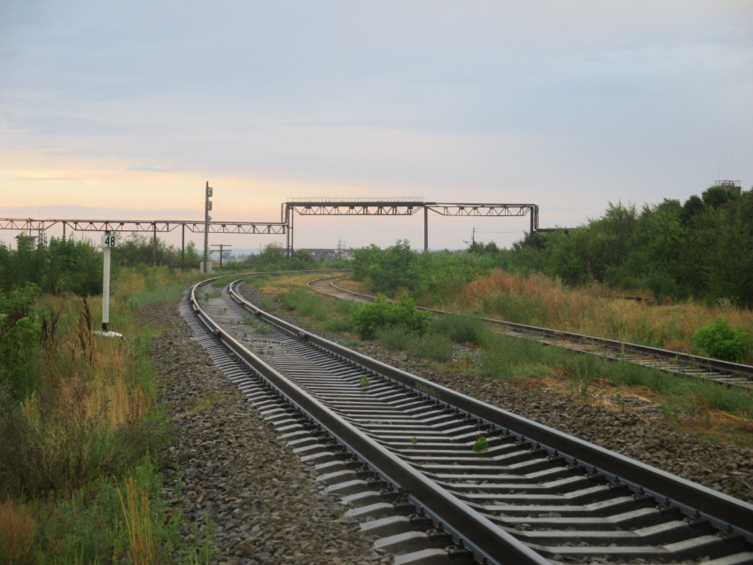 Мужчина погиб под колесами электрички на Ставрополье