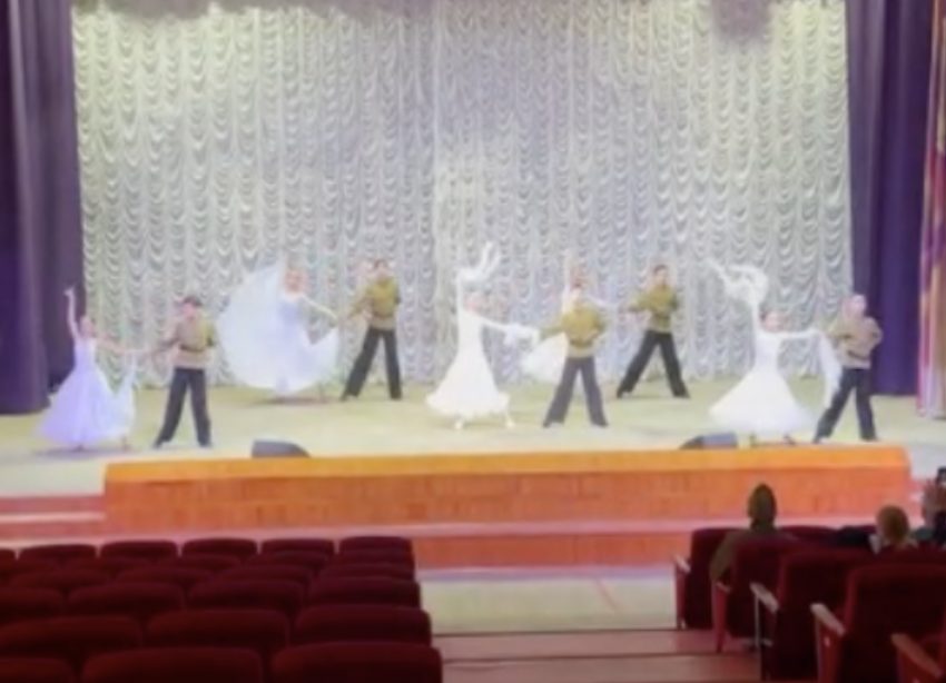 Танец под песню «Встанем» Шамана посчитали недостаточно патриотичным в Изобильненском округе