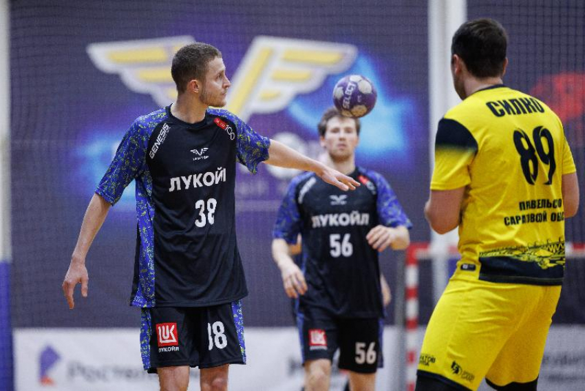 Битва против «бывших»: успех ставропольским гандболистам в Краснодаре принесли броски экс-«скифа»