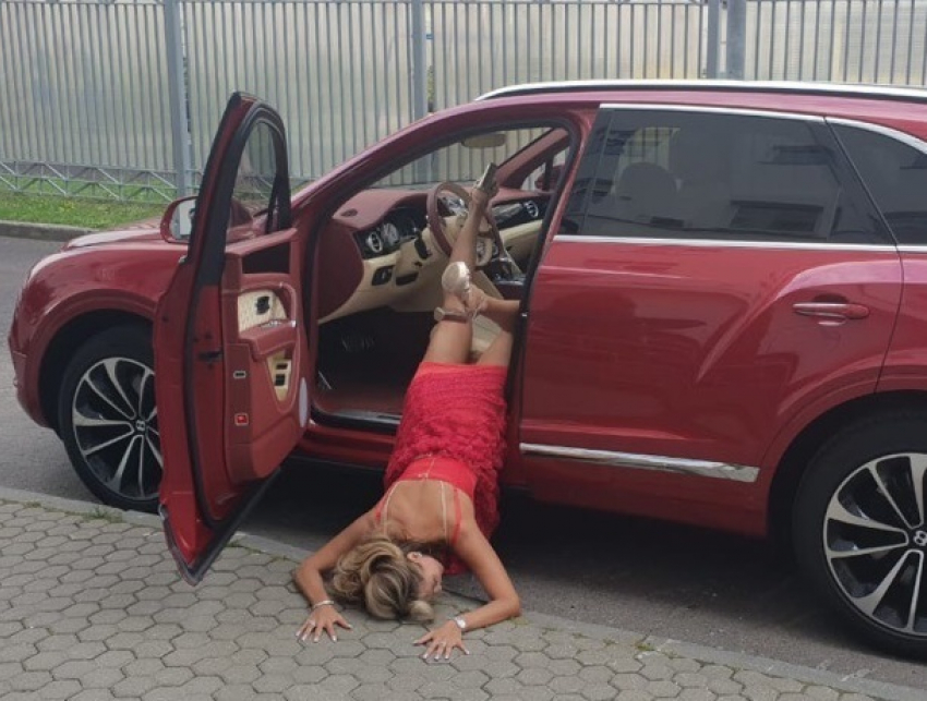 Шокирующие фото ставропольской модели Анны Калашниковой вызвали ажиотаж поклонников 