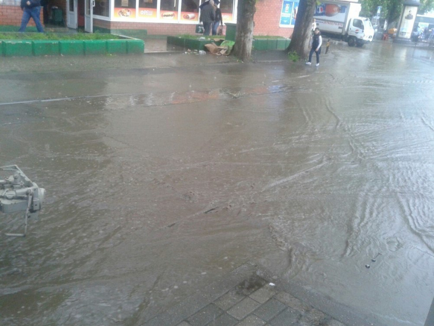 Центр Пятигорска затопило после дождя