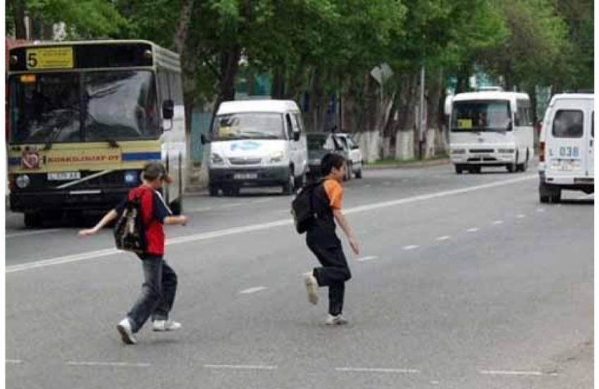 Водитель сбил двоих детей в Георгиевском районе