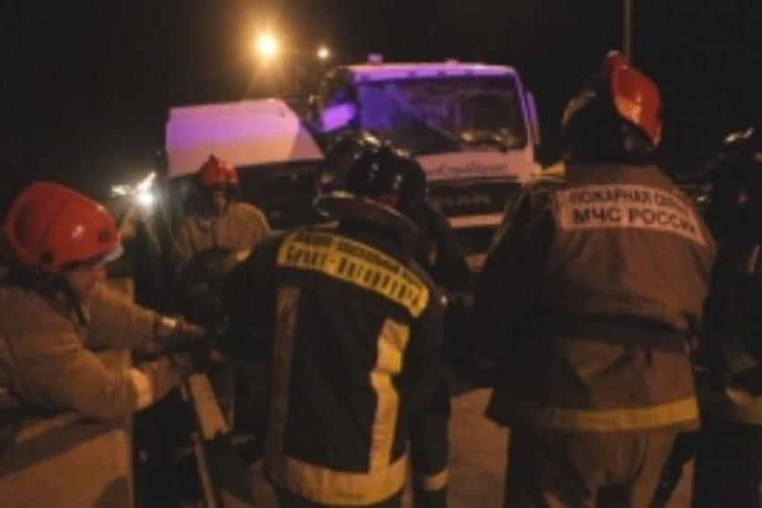 Грузовые автомобили «КамАЗ» и «МАЗ» столкнулись на трассе на Ставрополье