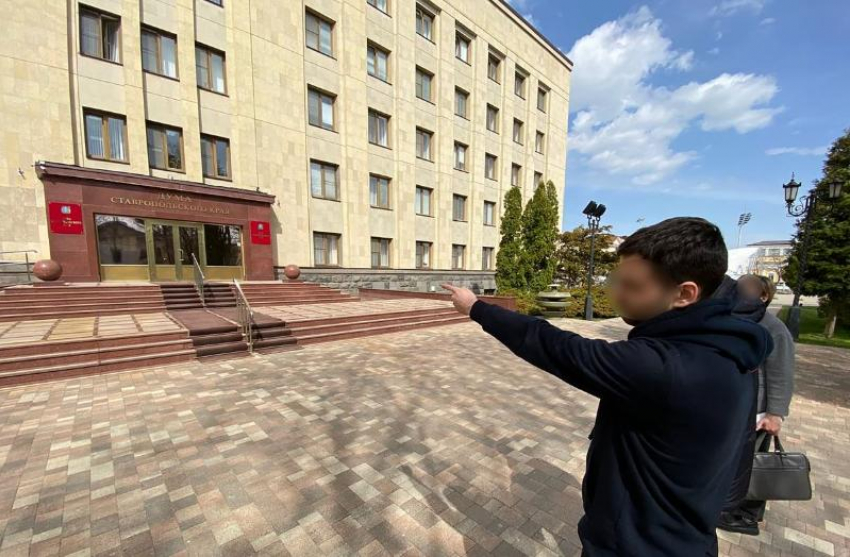 Подливал яд в напитки военным: жителя Ставрополя осудили на 20 лет за экстремизм и госизмену