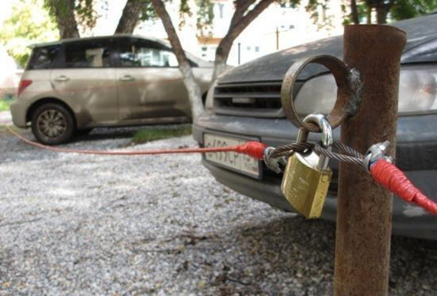 Жители Ставрополя негодуют по поводу самовольных захватов парковочных мест 