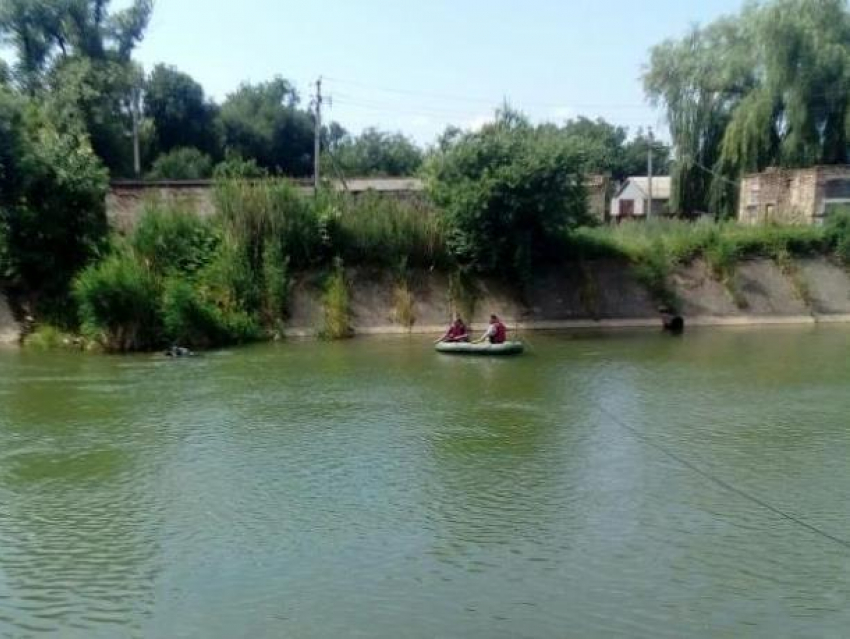 Тело утонувшего ребенка нашли на дне канала на Ставрополье