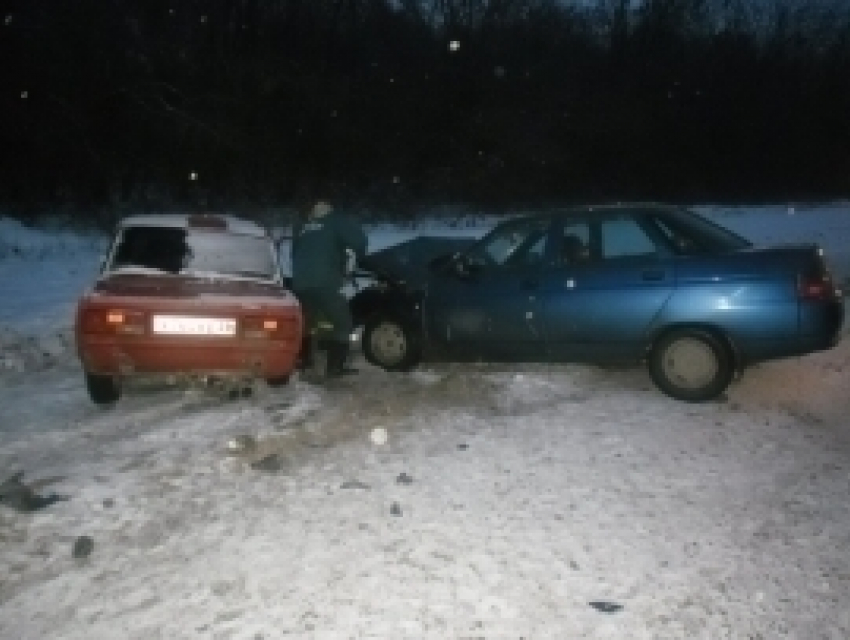 Четыре автомобиля столкнулись на трассе Ставрополья