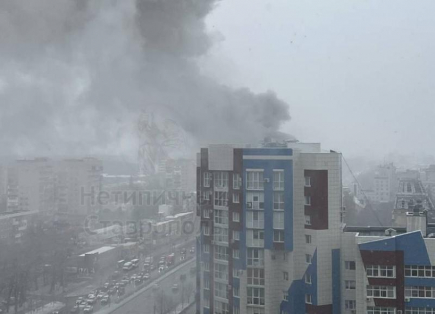 Из многоэтажки при пожаре в Ставрополе спасли семь человек