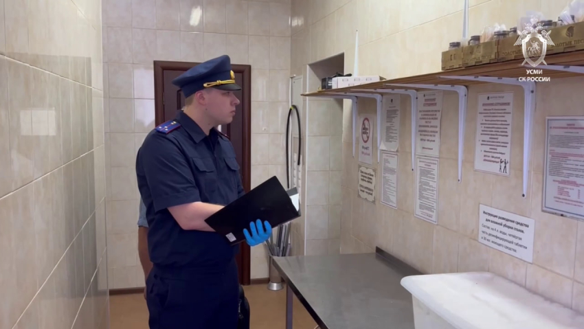 Более 50 человек госпитализировали после отдыха в «Золотых песках» на Ставрополье