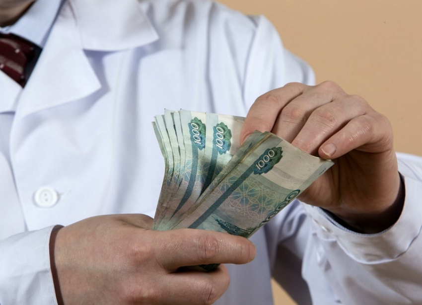 Более 200 проверок по фактам невыплаты медикам «ковидных» денег проведено прокурорами в СКФО
