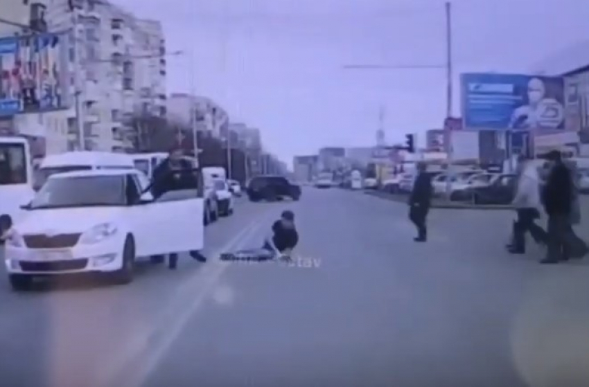 Избиение пешехода на «зебре» в Ставрополе попало на видео