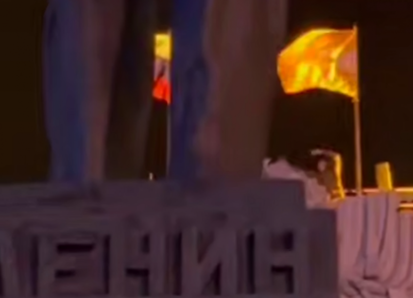 Снайперы танцуют на крыше правительства? Концерт МакSим в Ставрополе встретили преданные фанаты 