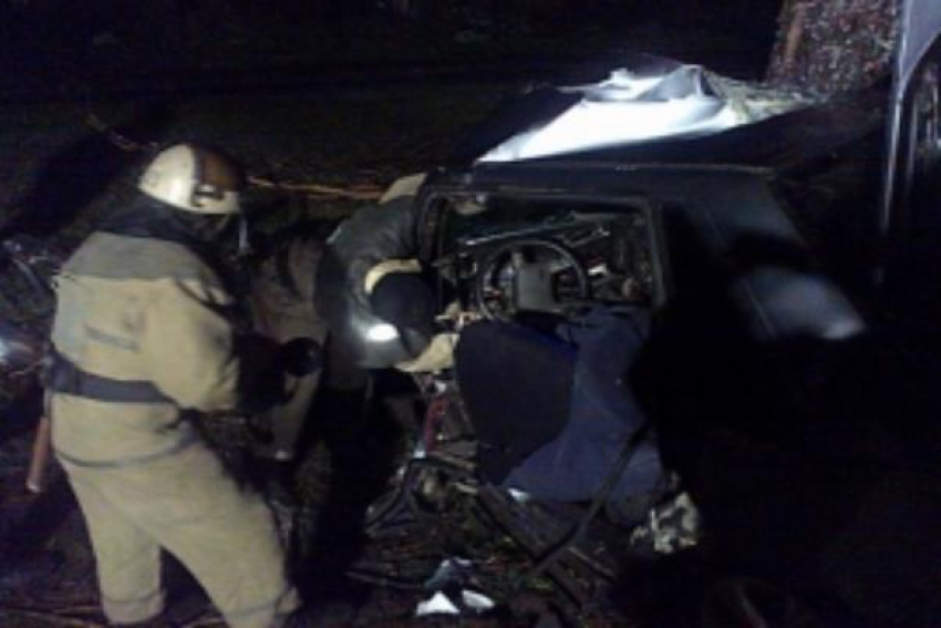 Иномарка и грузовик столкнулись недалеко от села Кочубеевского