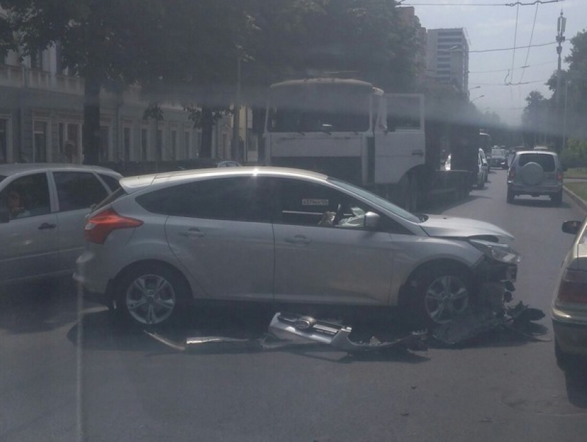 Крупное ДТП в центре Ставрополя спровоцировало огромную пробку