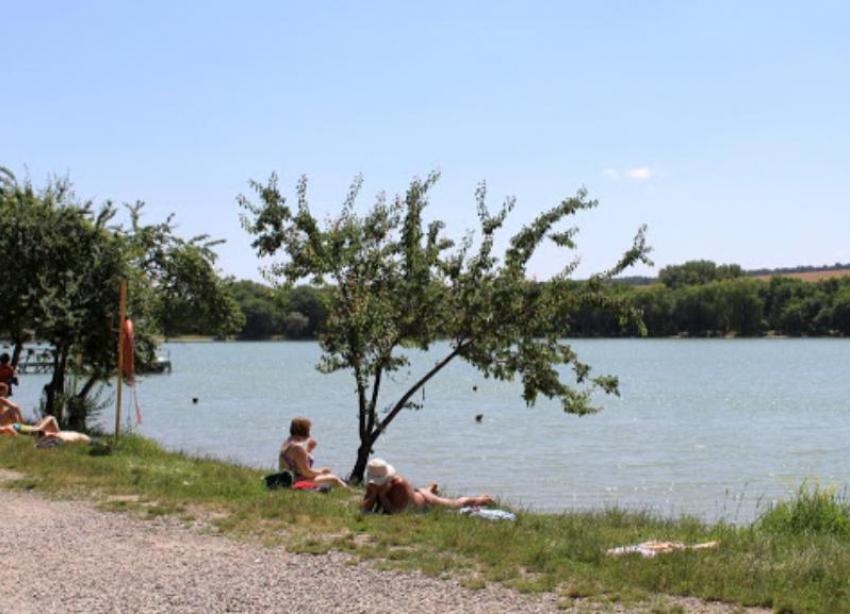 После обнаружения церкарии купание в городском озере в Ессентуках запретили