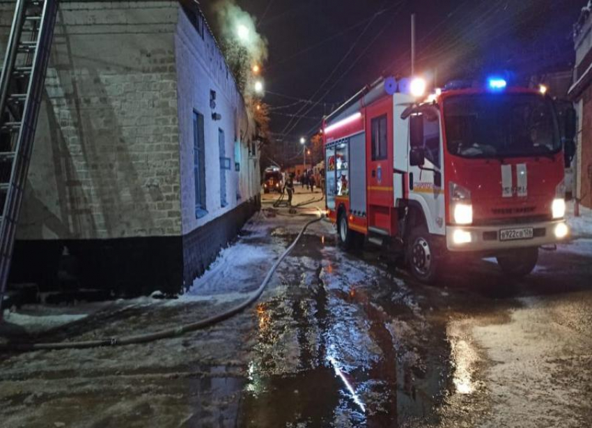 В Ставрополе рано утром загорелась диспетчерская троллейбусного парка