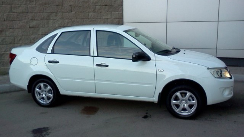 В Пятигорске полиция пытается отыскать преступника, угнавшего белую «Гранту"