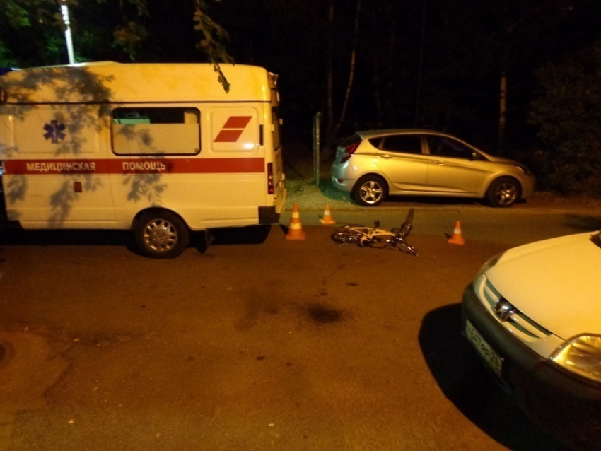 В Ставрополе машина скорой помощи сбила 7-летнего велосипедиста