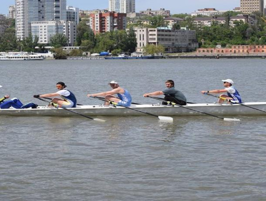 Переплыть Чёрное море на лодке с веслами решил владелец рекламного бизнеса в Ставрополе