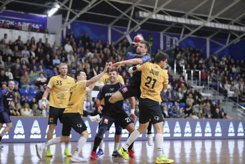 Впереди — южное дерби: гандболисты ставропольского «Виктора» отправились за очками в Краснодар 