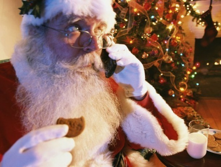 Позвонить Деду Морозу по телефону может любой ставропольский ребенок