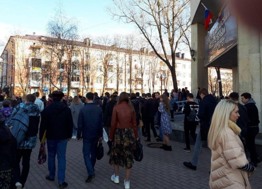 В Ставрополе экстренно эвакуируют студентов СКФУ 