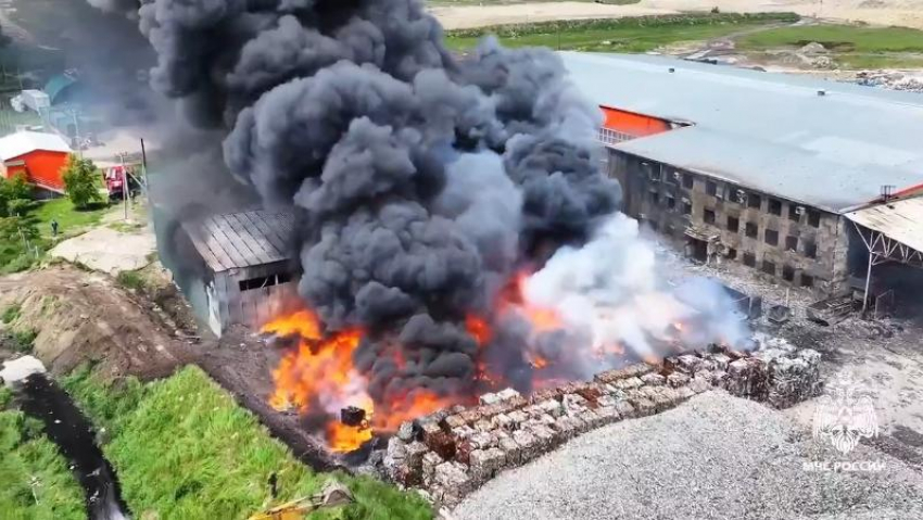 Трое работников полигона «Эко-сити» получили ожоги при пожаре на Ставрополье: 67 человек эвакуировано