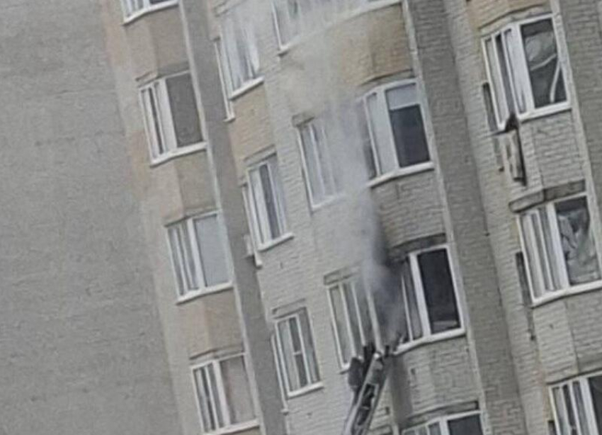 Квартира загорелась на юге Ставрополя: эвакуировали 4 человека 