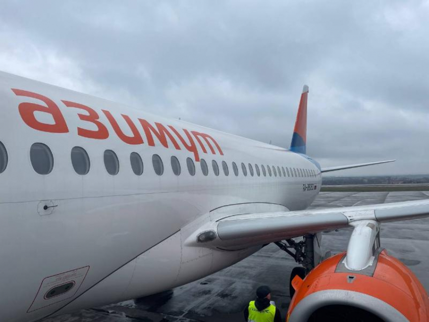 Четыре самолета авиакомпании «Азимут» не сумели вылететь из аэропорта Минеральных Вод