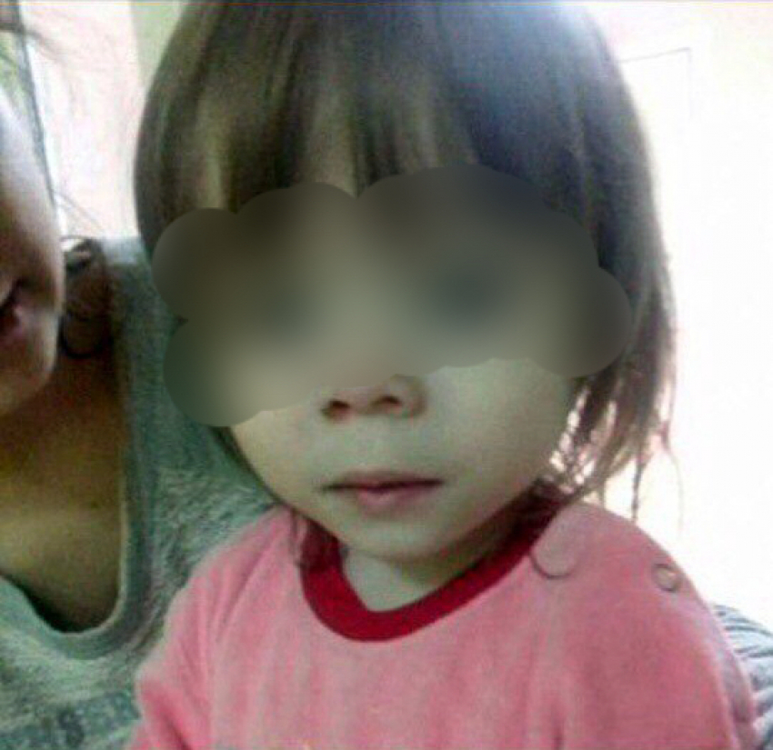 Неблагополучную мать обнаруженной у вокзала девочки нашли полицейские в Буденновске