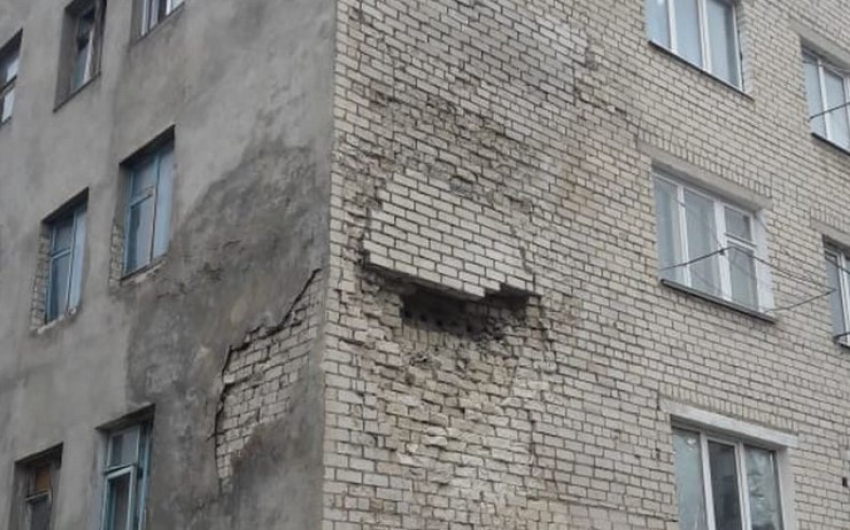 Стена общежития обрушилась в Ставрополе