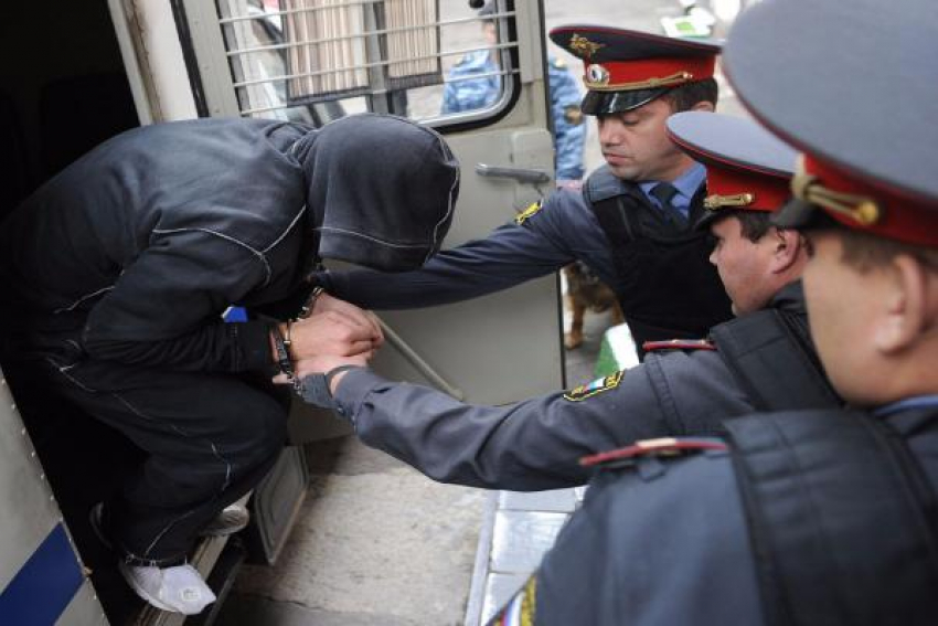 После перестрелки в баре Ставрополя 16 участников конфликта доставили в полицию