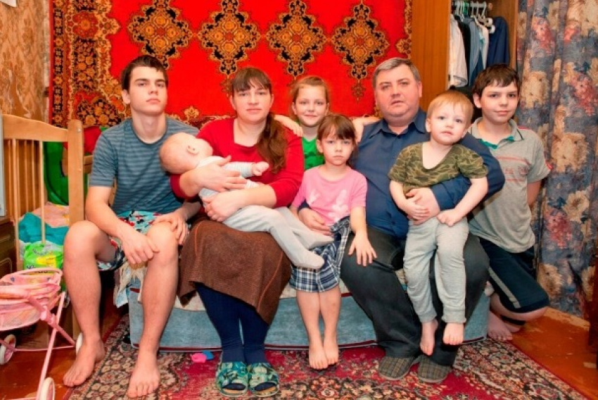 Многодетные семьи заставляют работать ставропольских чиновников
