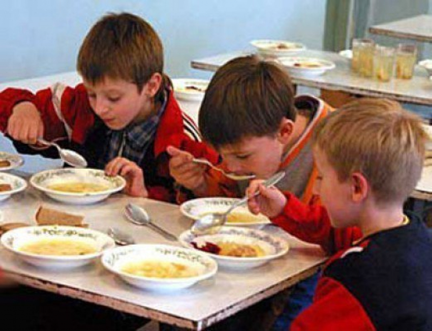 Гнилыми овощами кормили малышей в детском саду Ставрополья