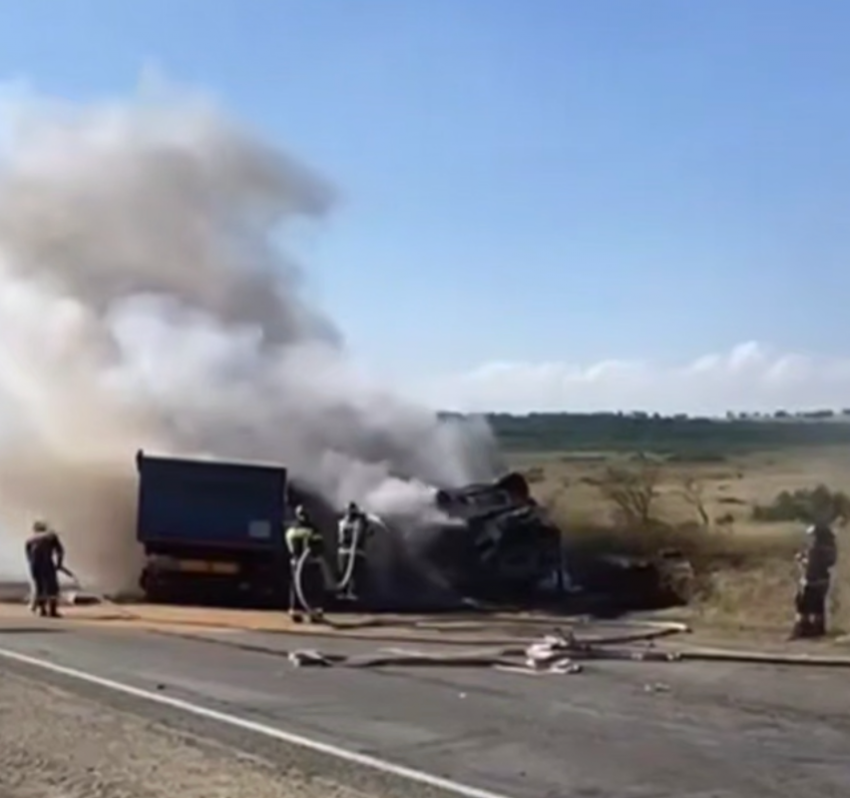 На подъезде к Ставрополю экстренно перекрыли дорогу из-за аварии: три человека пострадали
