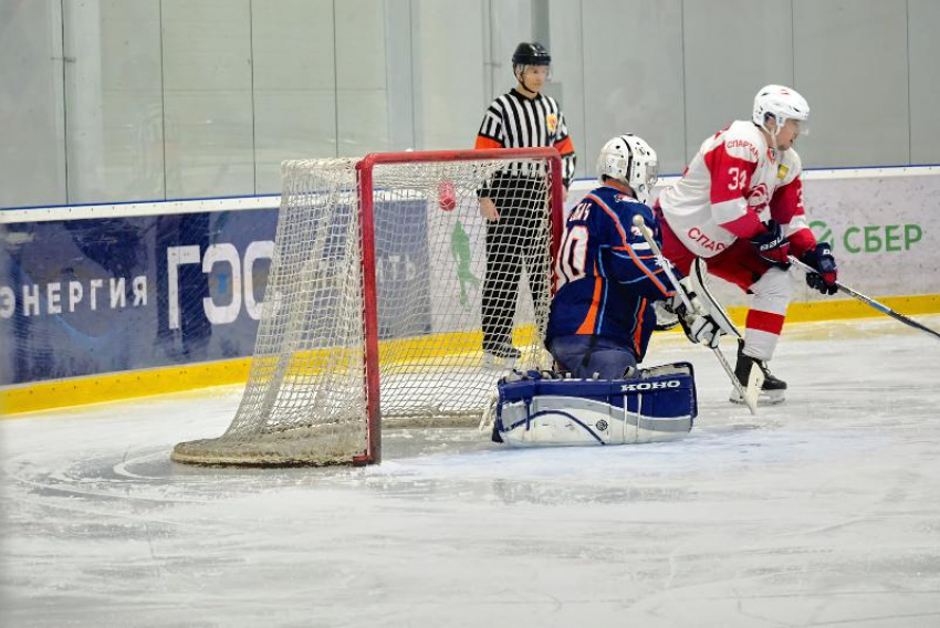 «Армейцам» и «Витязям» нужна третья битва: в ставропольской НХЛ — горячая пора плей-офф