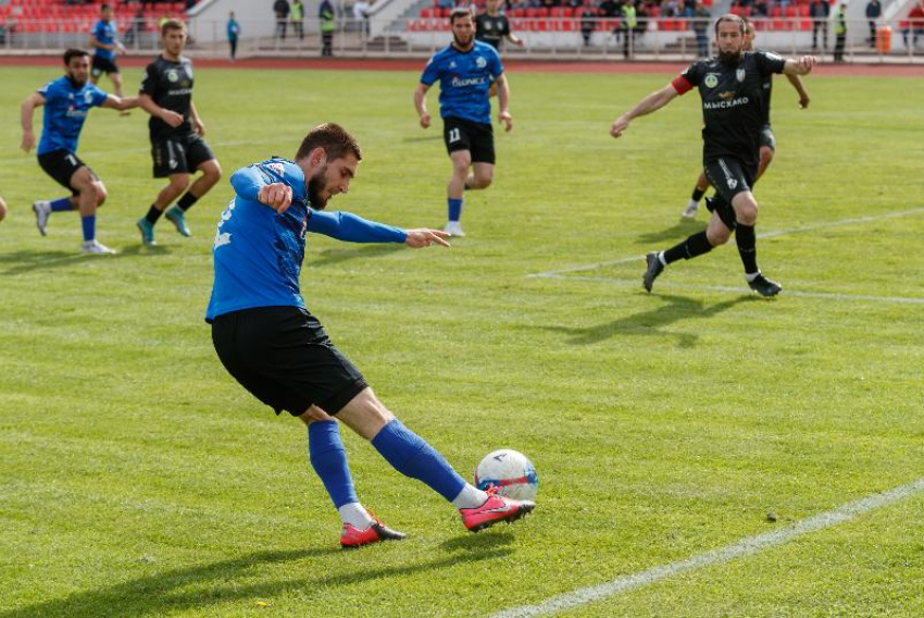 Цель — огорчить «тезок» из Махачкалы: в Ставрополе состоится футбольное динамовское рандеву