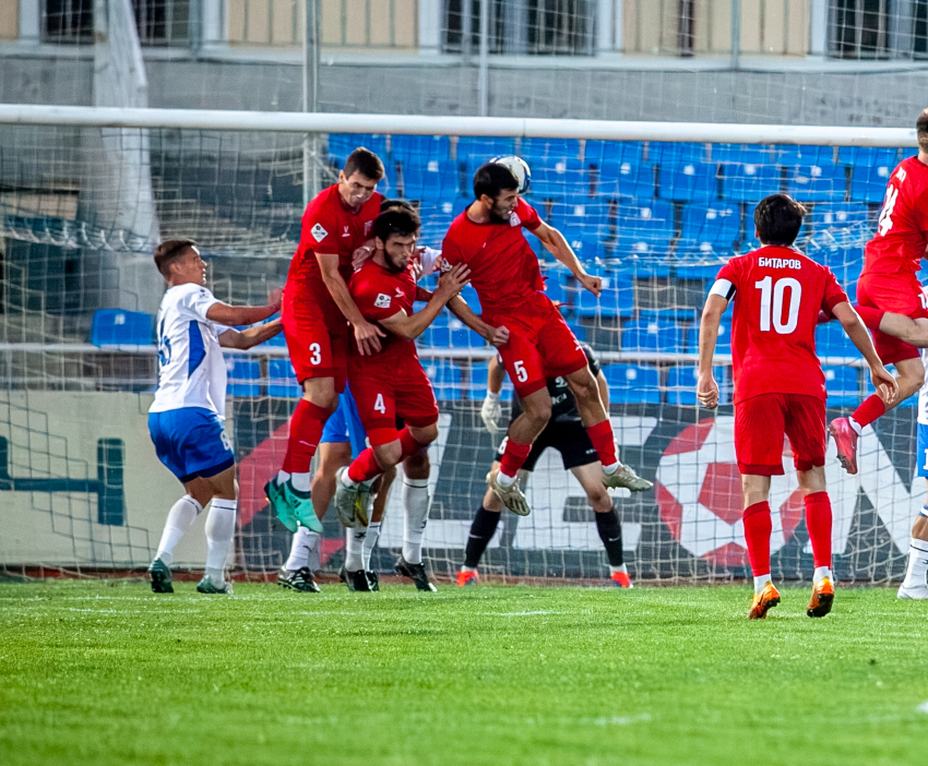 Разница в споре лидеров осталась прежней: подводим итоги 8 тура футбольного первенства во 2 лиге