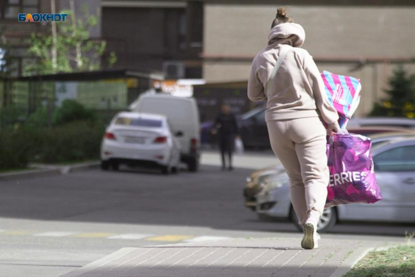 Сотрудница пункта выдачи заказов похищала понравившиеся товары в Пятигорске