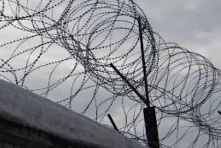 Следователь из-за взятки отправится на 8 лет в колонию строго режима в Ставрополе