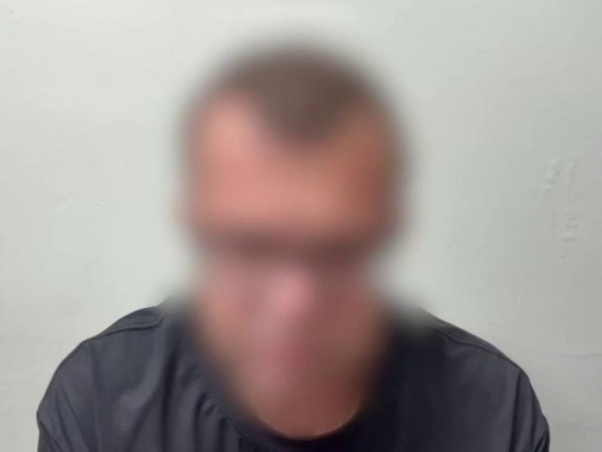 Появилось видео с задержанием украинского агента, планировавшего взорвать машину участника СВО на Ставрополье