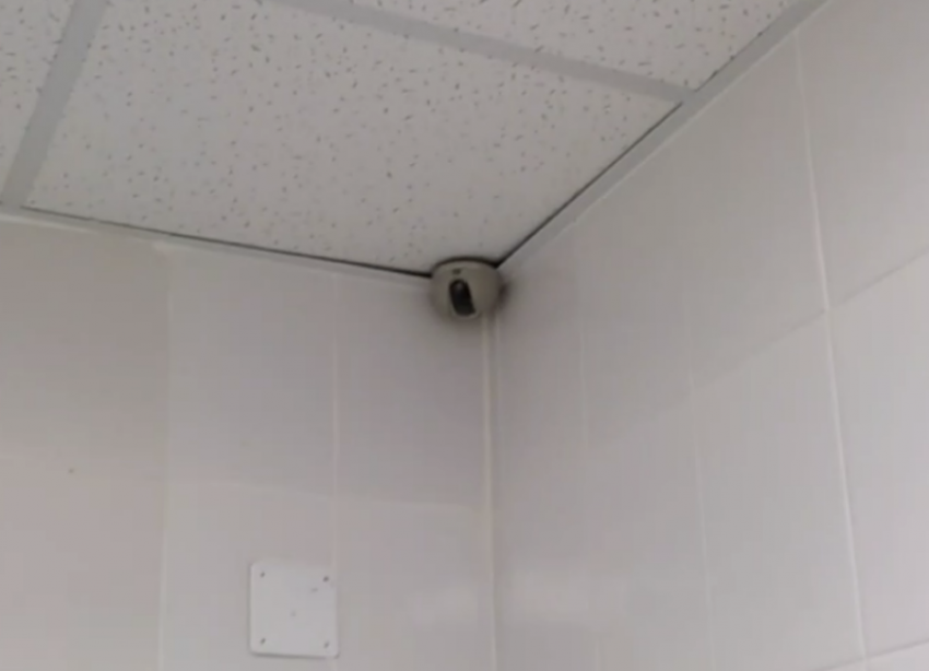 Камеры видеонаблюдения установили в туалете одной из школ на Ставрополье 