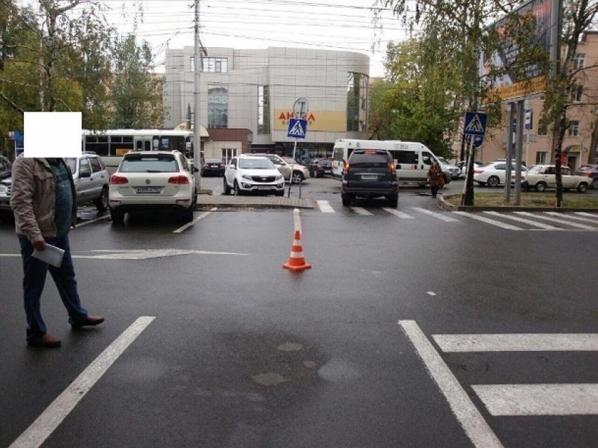 Коллекционер штрафов на «БМВ-Х5» сбил 80-летнюю бабушку на парковке магазина в Ставрополе