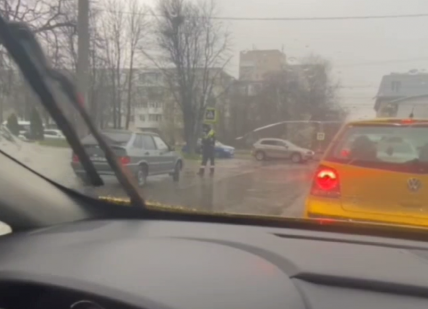 Дублер улицы Доваторцев в Ставрополе начали охранять сотрудники Госавтоинспекции 