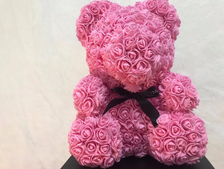 Самым популярным подарком у ставропольцев на День влюбленных стали мишки из декоративных роз
