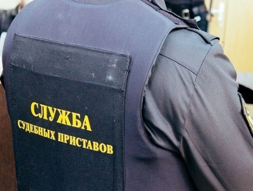Экс-начальник судебных приставов арестовывал имущество и продавал знакомым на Ставрополье