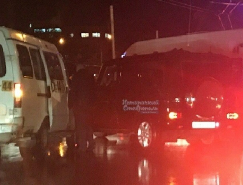 "Гелендваген» столкнулся с маршруткой на Лермонтова в Ставрополе