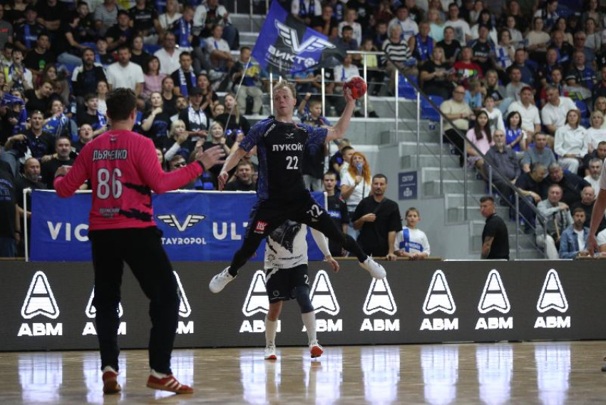 Бой для красно-синей армии: «Виктор» отправился из Ставрополя в Москву на гандбольную битву с ЦСКА 